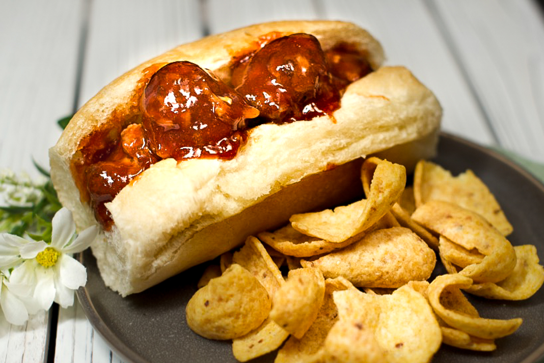 piknik z BQQ 'd Meatball Sandwich